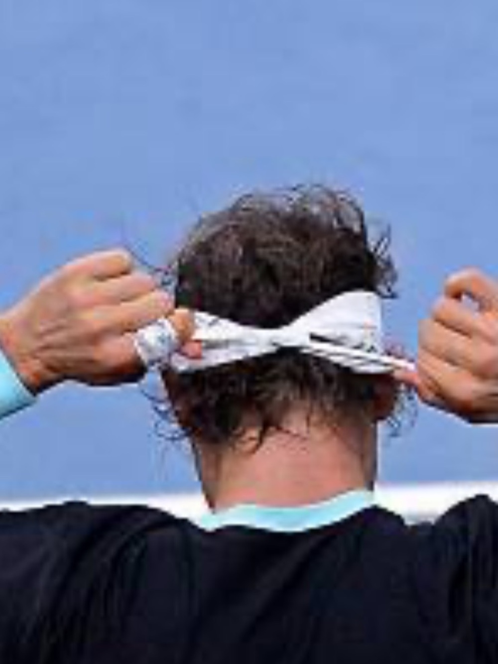 Bright White Wilson U Tie Headband WILSON Tie Headband - Picture 6 of 6